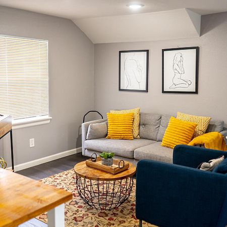Super Cozy 2 Bedroom With Fast Wifi And Queen Bed Close To Downtown Houston!! ภายนอก รูปภาพ