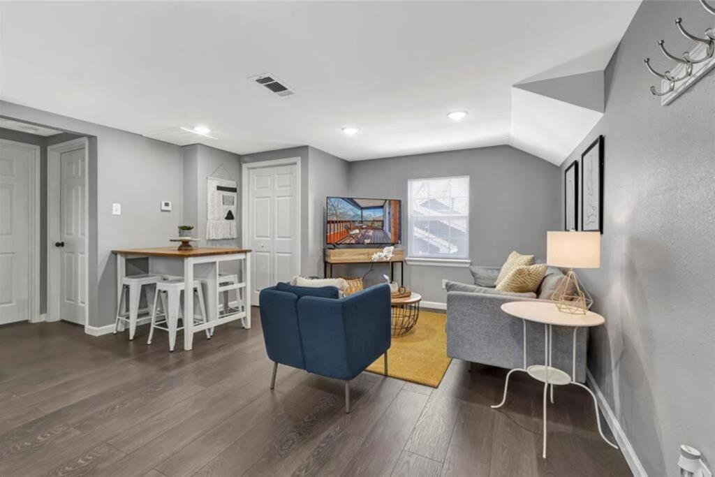Super Cozy 2 Bedroom With Fast Wifi And Queen Bed Close To Downtown Houston!! ภายนอก รูปภาพ