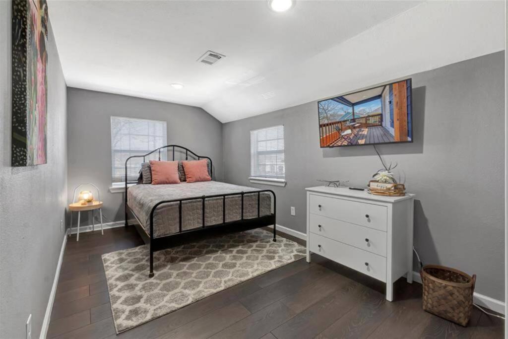 Super Cozy 2 Bedroom With Fast Wifi And Queen Bed Close To Downtown Houston!! ภายนอก รูปภาพ